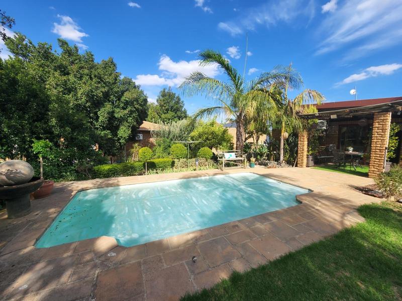4 Bedroom Property for Sale in Panorama Western Cape